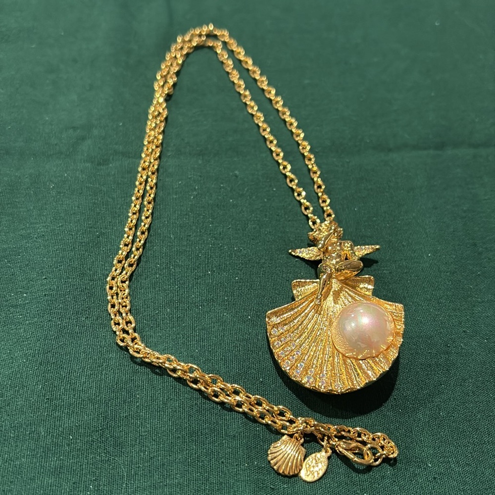 Pretty Kirks Folly Whispering Angel Shell Pearl Necklace